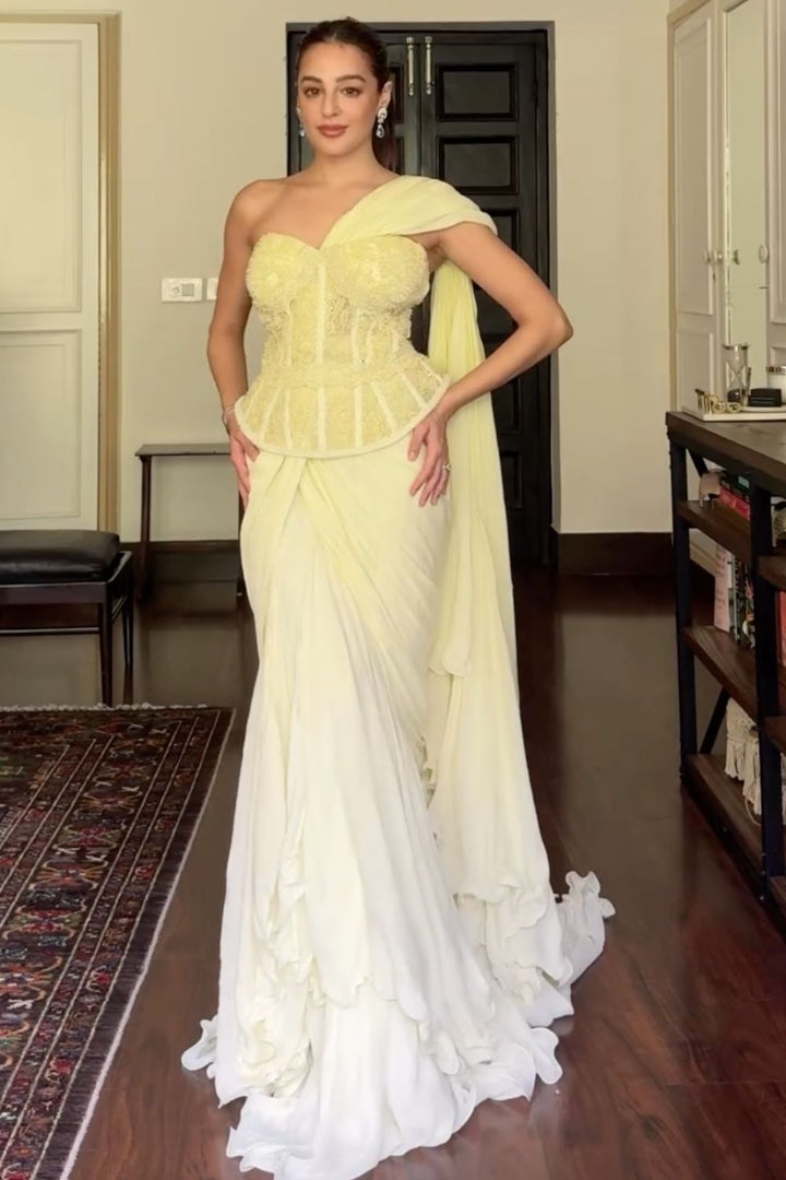 Tarini Manchanda In Our Sheena Mint Green Peplum Corset Blouse With Ruffle Saree