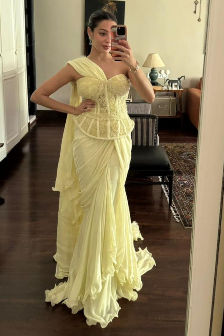 Tarini Manchanda In Our Sheena Mint Green Peplum Corset Blouse With Ruffle Saree